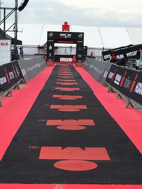 Ironman Aesthetic, Triathlon Aesthetic, Iron Man Triathlon, Ironman Triathlon Motivation, Ironman Training, Iron Man Race, Triathlon Motivation, Half Ironman, Trophies And Medals