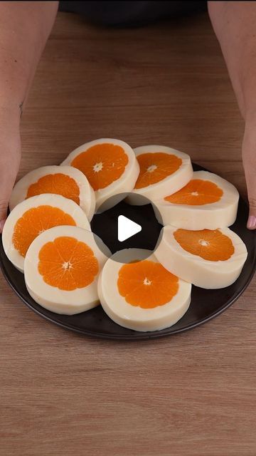 That Recipe on Instagram: "I'll show you the secret behind this incredible dessert! Few know how to make it like this" Gelatin Powder, Citrus Desserts, Gelatin Dessert, Unflavored Gelatin, Cup Of Water, Candy Cookies, Cookie Pie, Food Shows, Small Bowl