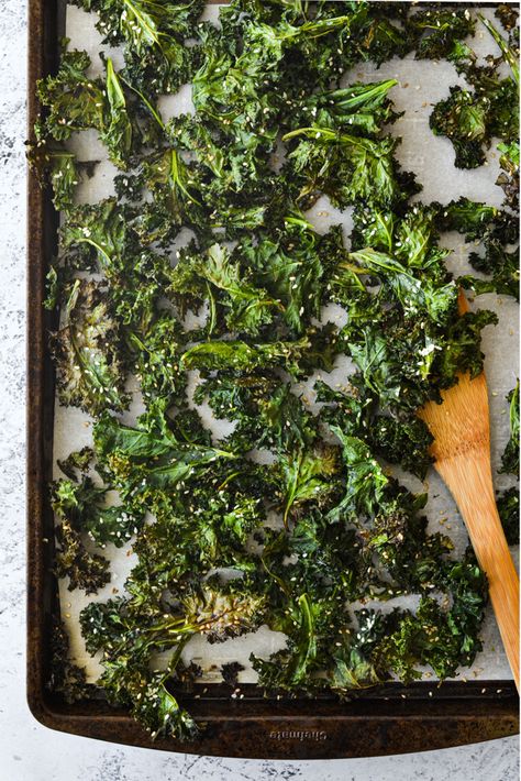 Oven Roasted Kale and Chickpeas - The Fresh Find Kale Oven Roasted, Oven Roasted Kale, Roast Kale, Roasted Kale Recipes, Kale Snacks, Kale And Chickpeas, Roasted Kale Chips, Roasted Kale, Oven Roasted Chickpeas