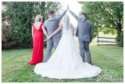 Small Wedding Picture Ideas, Small Wedding Party Photos Group Shots, Small Wedding Party Photo Ideas, Bridal Party Photos Funny, Small Bridal Party Photos, Small Wedding Party Photos, Small Bridal Party, Blair Wedding, Wedding Photography Poses Bridal Party