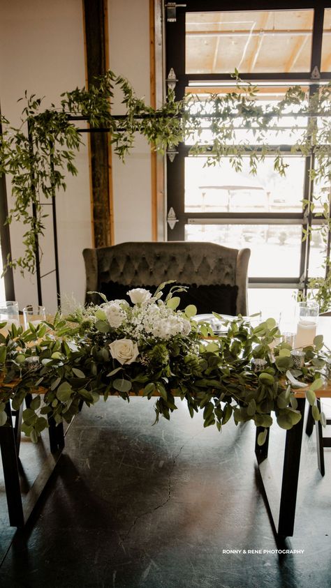 White Flowers and Lush Greenery Sweetheart Table Decor Harvest Head Table Wedding, Wedding Venue Outdoor, Sweetheart Table Decor, Wedding Ambiance, Head Table Wedding, Wedding Venues Indoor, Summer Garden Wedding, Wedding Vision, Head Table