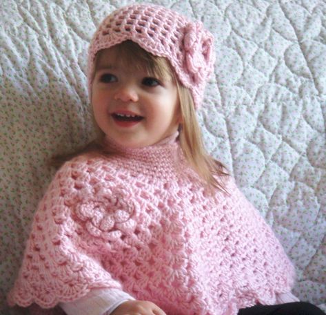 Free Crochet Toddler Poncho pattern Crochet Poncho Patterns Kids, Toddler Poncho, Crochet Baby Poncho, Knitting Poncho, Girls Poncho, Baby Poncho, Kids Poncho, Baby Crochet Patterns Free, Crochet Toddler