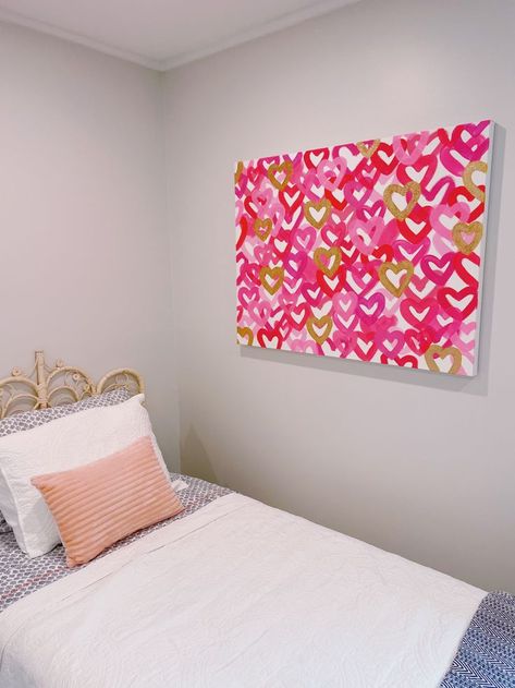 Preppy Painting For Room, Diy Preppy Wall Art, Diy Dorm Paintings, Dorm Art Canvases, Painting Ideas On Canvas Preppy, Collage Wall Room, Room Ideas Painting, Dorm Paintings Canvas, Pink Canvas Paintings Simple