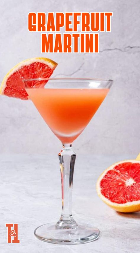 Tart and sweet, the Grapefruit Martini is the perfect anytime tipple. Grapefruit Martini, Sweet Martini, Juice Ice Cubes, Grapefruit Cocktail, Alcholic Drinks, Types Of Cocktails, Ruby Red Grapefruit, Chocolate Martini, Cozy Drinks