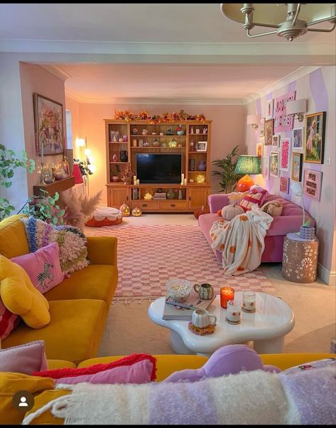 Cozy Pastel Living Room, She Den Ideas, Cute Hangout Room Ideas, Small Cosy Living Room Ideas, She Room Woman Cave, Black Living Room Decor Ideas, House Decor Colorful, Mix Wood Tones, Vintage Living Room Decor Ideas