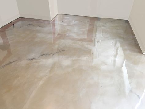 Hair Salon - Platinum Metallic Epoxy Floor - Home Ideas Kitchen, Epoxy Garage Floor Coating, Epoxy Floor Designs, Metallic Epoxy Floor, Garage Floor Coatings, Salon Suites Decor, Garage Floor Epoxy, Salon Suites, Basement Flooring