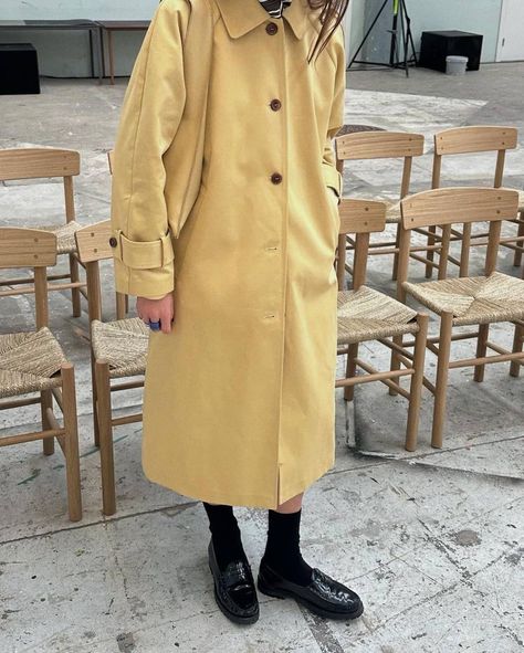 the girl who, [12 мар. 2024 в 21:12] Weekly inspiration🧡 Autumn Cute Outfits, Poppy Almond Outfits, Yellow Coat Outfit, Yellow Jacket Outfit, Yellow Pants Outfit, Casual Holiday Outfits, Weekly Inspiration, Yellow Coat, Yellow Jacket