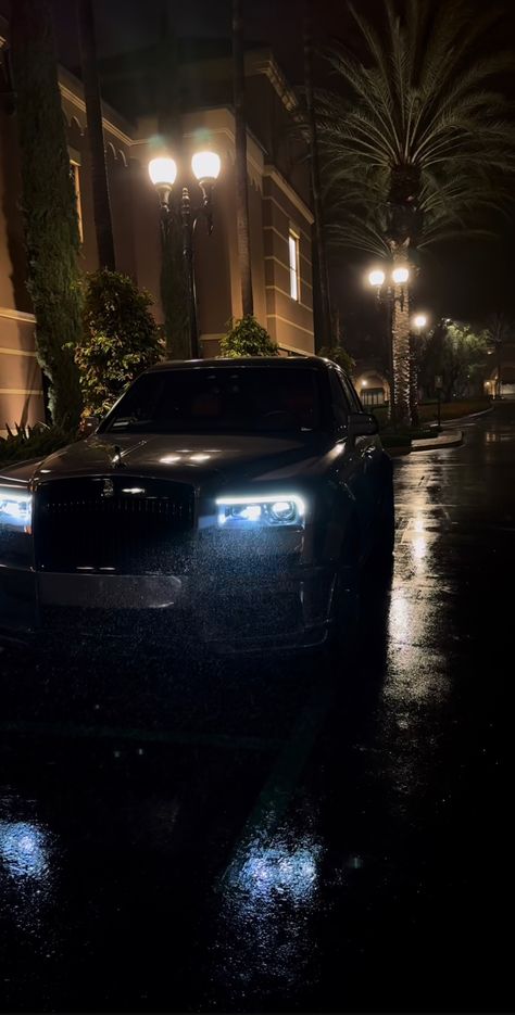 Crypto Aesthetic, Black Rolls Royce, Aesthetic Ghost, Rolls Royce Wallpaper, White Porsche, Cars Garage, Garage Outdoor, Mens Luxury Lifestyle, Getting Into Real Estate