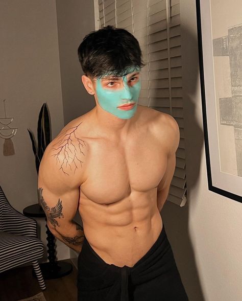 Kaden Hammond (@kadenhammond) • Instagram photos and videos Man With Mask, Kaden Hammond, Simon Nessman, Dream Boyfriend, Character Inspiration Male, Anime Guys Shirtless, Attractive Guys, Book Boyfriends