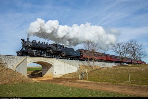 Strasburg Railroad, Steam Trains Photography, Csx Trains, Fall Afternoon, Lancaster County Pa, Railroad History, Sea To Shining Sea, Railroad Photos, Old Trains