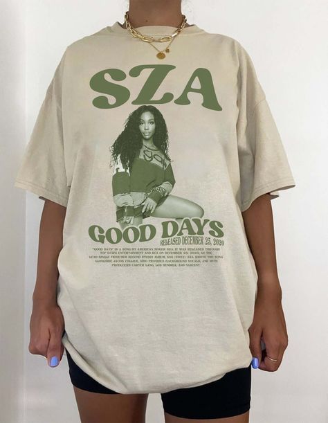 Outfit Inspo Oversized Shirt, Graphic Tees Oversized, Grafic Tee Outfit, T Shirt Ideas Design, Graphic T Shirts Aesthetic, Cute T Shirt Designs, Cute Oversized Shirts, Sza Shirt, Celebrity Shirts