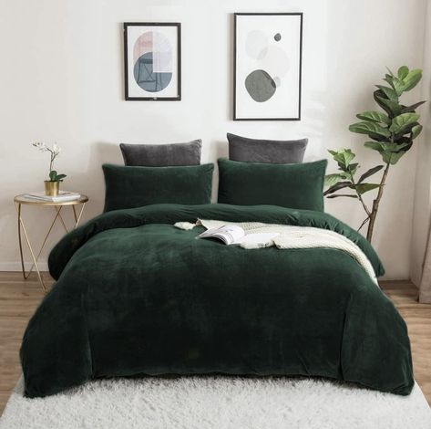 Nayoroom Dark Green Velvet Duvet Cover Queen Size Emerald Green Crystal Flannel Winter Warm Bedding Set 3 Velvet Duvet Cover, Fluffy Comforter, Green Comforter, Flannel Duvet Cover, Velvet Bedding Sets, Velvet Duvet, Green Duvet, Flannel Bedding, Green Duvet Covers