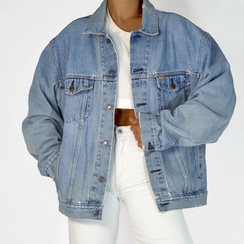 Vintage Levi's Denim Jacket, M Levi's Vintage Cotton Denim Jacket, Levi's Vintage Medium Wash Denim Jacket, Vintage Levi's Denim Outerwear, Vintage Levi's Blue Outerwear, Levi Jean Jacket, Light Wash Jean Jacket, Vintage Levis Denim Jacket, Light Wash Denim Jacket, Levis Denim Jacket