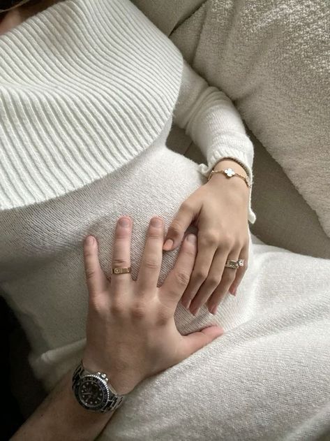 chloe carter | aesthetic | redeemed by lauren asher. Faceless Pregnant Aesthetic, Hands On Pregnant Belly, Pregnant Belly Aesthetic, Pregnancy Women, Pregnant Girl, Mom Belly, Bump Pictures, Pregnancy Belly Photos, Cute Pregnancy Pictures