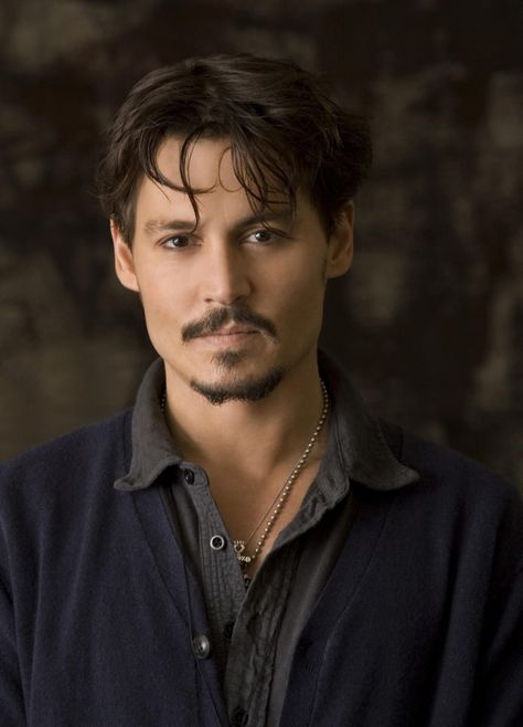 Johnny Depp, one of the world's most beautiful men to be sure, but for me he had to mellow with age a bit. So, johnny deep, so my boyfriend, but only after Chocolat John Depp, Mens Haircuts Medium, Louise Brealey, جوني ديب, Kaptan Jack Sparrow, 21 Jump Street, Johnny Depp Pictures, Johnny D, Here's Johnny