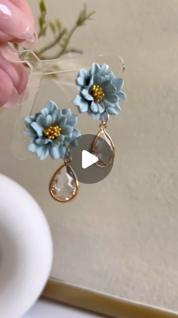 Tiziana Domenica •TiDo ITALIA Exclusive clay cutter🫧 on Instagram: "It’s flowers time 🌸  To make these earrings I used  - peach flower cutter code 228 (15mm + 20mm size) - gold floral stamens code M33 - crystal drops M27   You can find everything in the online shop, link in bio 🫶🏻" Clay Earrings With Flowers, Peach Flowers, Crystal Drop Earrings, Crystal Drop, Gold Floral, Flower Making, Link In Bio, Polymer Clay, Online Shop