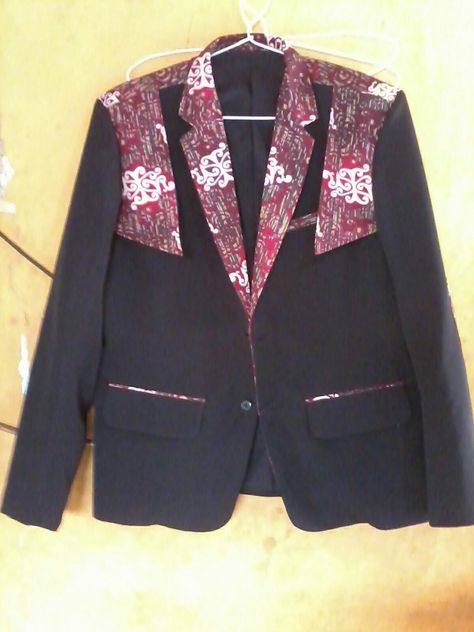 Jas dengan variasi batik Batik Kombinasi, Classy Outfits, Batik, Women's Blazer, Blazer