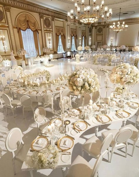 White Wedding Decorations, Dream Wedding Reception, White Wedding Theme, Dream Wedding Decorations, Gold Wedding Theme, All White Wedding, Venue Decorations, Wedding Venue Decorations, Wedding Hall