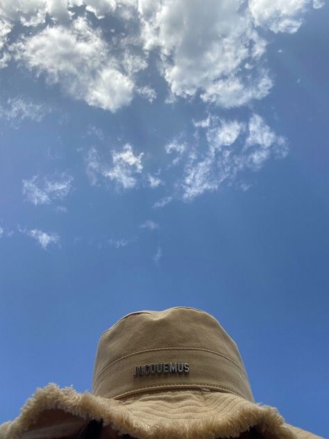 Sun Hat Aesthetic, Summer Pictures Instagram, Aesthetic Summer Pictures, Bucket Hat Aesthetic, Pool Poses, Hat Aesthetic, Summer Story, Instagram Beach, Aesthetic Japan