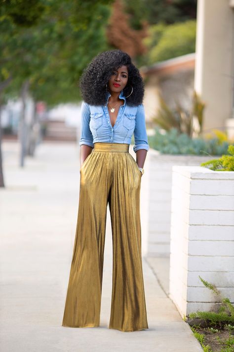 Gold Pants Outfit, Satin Pants Outfit, Golden Outfit, Modern Fashion Outfits, Fitted Denim Shirt, High Waisted Pants Outfit, Wide Leg Pants Outfit, Wide Leg Pants Outfits, Gold Pants