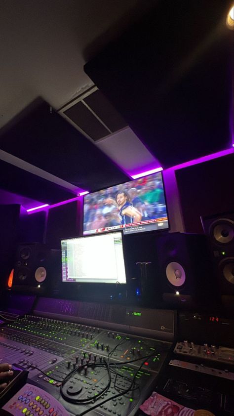 Rapper Studio, Rap Pictures, Music Studio Aesthetic, Studio Aesthetic, Career Lifestyle, Motor Cross, Studio Music, Home Studio Setup, Music Studio Room