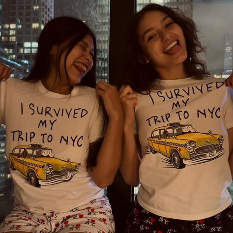 survied my trip to nyc|window pics|besties in nyc I Heart Ny Shirt Outfit Aesthetic, I Love Nyc Shirt Outfit, Nyc Shirt Outfit, I Love Nyc Shirt, Nyc Funny, Nyc Shirt, Trip To Nyc, Nyc Fall, I Love Nyc