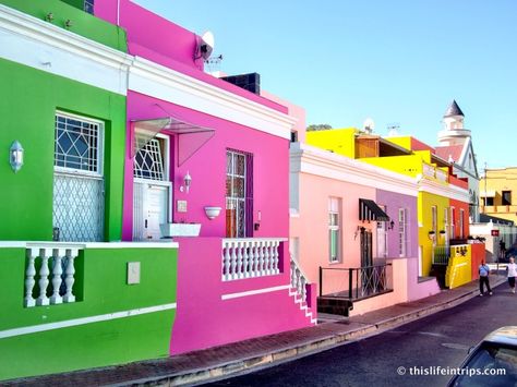 Bo Kaap Cape Town, Town Reference, Town Photoshoot, Cape Malay, Bo Kaap, Colorful Houses, Colorful Places, Beach House Design, Blue City