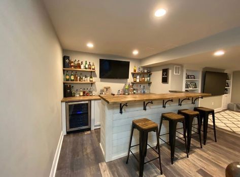 Underneath Bar Ideas, Basement Living Room And Bar, Basement Bar Top Ideas, Basement Bar Simple, Sports Bar Basement Ideas, Wet Bar With Seating, L Shaped Bar Basement, Simple Basement Bar Ideas, Bar Ideas For Home Basement