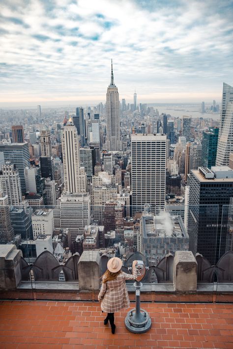 10 Iconic Things You Cannot Miss in NYC - Dana Berez Iconic New York, Photos To Take In New York, New York Photo Inspiration, Travel Photography New York, City Top View, Birthday In New York, New York City Best Photo Places, New York Top Of The Rock, Photography New York