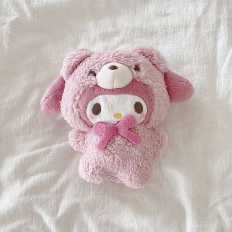 Pink Plushie, Cute My Melody, Kuromi Plush, Dolls Cute, Sanrio Plush, My Melody Cinnamoroll, Cute Squishies, Melody Cinnamoroll, Stuffed Dolls