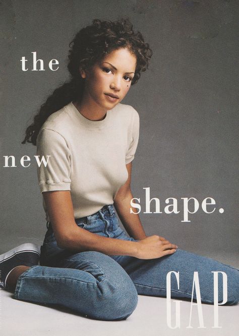 March 1993. ‘The new shape.’ 90s Teen Fashion, Vintage Seventeen Magazine, Gap Ads, Seventeen Magazine Fashion, Just Seventeen, 90s Teen, Fashion Ads, Magazine Images, Magazine Fashion