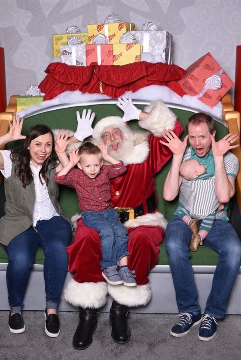 Family pictures with Santa: a great hack that lets you avoid waiting in line, and makes the entire Santa visit a fun experience that's the perfect family date! I'm sharing all the details in today's blog post!   #sponsored #santahq Santa Poses With Kids, Family Pictures With Santa, Family Santa Pictures, Family Photos With Santa, Photos With Santa, Pictures With Santa, Live Pictures, Santa Pictures, Visit Santa