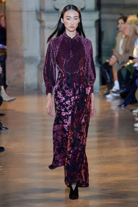 Haute Couture Style, Cheap Boutique Clothing, Edgy Dress, Talbot Runhof, Women Fashion Edgy, To Wear, Couture Mode, Fashion Trends Winter, Velvet Fashion