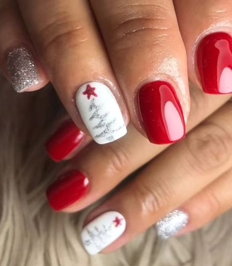 Christmas Gel Nails, White Nail Polish, Cute Gel Nails, Christmas Nails Acrylic, White Nail, Dipped Nails, Xmas Nails, Christmas Nail, Fancy Nails