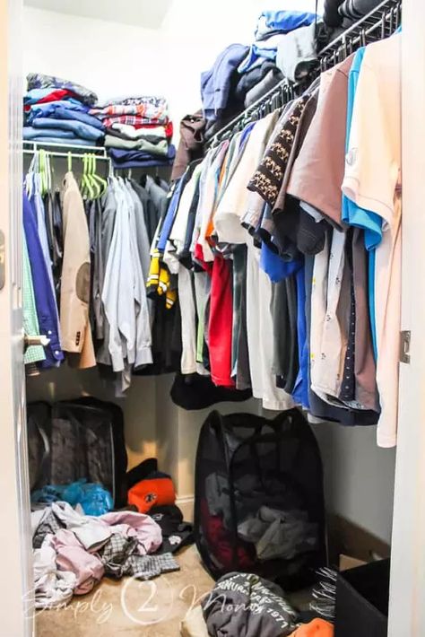 Easy and budget-friendly DIY master bedroom closet. Upgrade your boring wire shelving and create a beautiful space for less than $250.For more simple and budget-friendly DIY project ideas, be sure to follow us on HomeTalk and visit our blog!My husband and I are super lucky to each have a walk in closet in our master bedroom.But they are basic…like wire shelves basic.They work fine but we thought there had to be a better way to utilize the space and give us more storage.We looked at cl… Cloth Closet Organization Ideas, Small Walk In Closet Ideas Wire Shelves, Diy Closet Organization Small Walk In, Diy Small Walk In Closet Organization, Organizing A Walk In Closet, Walk In Closet System Diy, Small Walking Closet Organization, Organizing Walk In Closet Ideas, How To Organize Small Walk In Closet