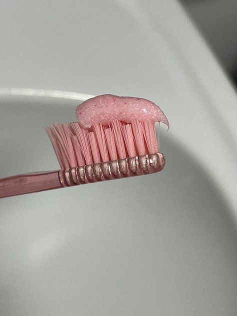 Clean Mind, Teeth Aesthetic, Pink Aura, Insta Ideas, Pink Life, Teeth Care, Pink Girly Things, Pink Vibes, White Teeth