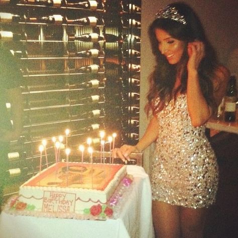 . Kim Kardashian 2000's, 36 Birthday, Birthday Dpz, Birthday Behavior, 2000s Party, Sweet Sixteen Birthday Party Ideas, Birthday Goals, Cute Birthday Ideas, Dirty 30