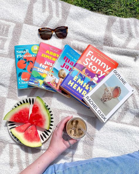 Bookstagram💌 Nikki’s Version | Everything is better when the sun is shining🌞🍉 The sunshine vibes in the UK this weekend has had me thinking about which books I want to… | Instagram Summer Tbr, That Summer Feeling Book, Book By The Beach, Books About Summer, Summer Beach Books, Fiction Books Worth Reading, Library Aesthetic, Bookstagram Inspiration, Beloved Book