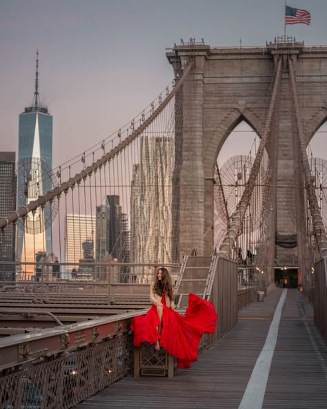 Brooklyn Bridge, New York City Pics Of New York City, Nyc Skyline Photoshoot, Nyc Senior Pictures, Manhattan Photoshoot, 50 Photoshoot, Nyc Instagram Pictures, Sixteen Photoshoot, New York Glamour, Nyc Photoshoot Ideas