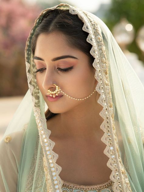 Nath Nose Ring Bridal, Nath Design, Bottles Decoration Wedding, Nath Nose Ring, Nose Jewelry, Nose Ring Stud, Pernia Pop Up Shop, India Beauty, Pop Up Shop