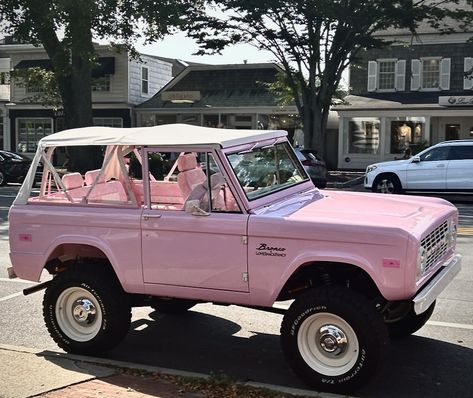 Car Atheistic, Cute Affordable Cars, Pink Land Rover, Pink Cybertruck, White Bronco With Pink Accents, Love Shack Fancy Bronco, Old Fashion Cars, Cute Cars For Women, Pink Ford Bronco