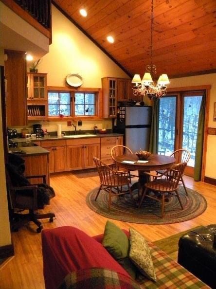 Tiny Modular Homes, Cabin Fun, Retirement Cottage, Cozy Cabin In The Woods, Chalet Cabin, Small Cabins, Little Cabin In The Woods, Summer Cabin, Dream Cabin