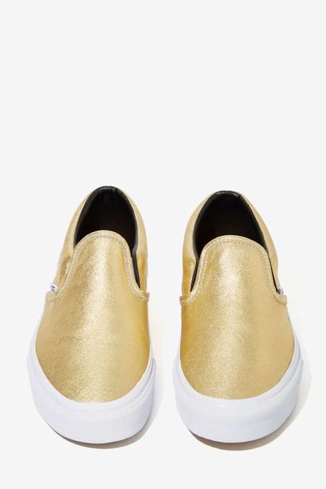 Sherman Moore, Gold Shoes Flats, Metallic Gold Shoes, Slipon Sneakers, Walk A Mile, Chic Sneakers, Sneaker Lovers, Low Shoes, Gold Sneakers