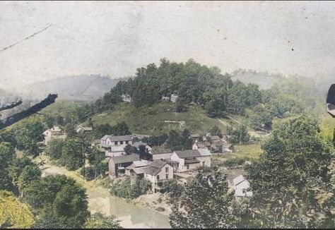 East Lynn, Wayne County West Virginia Vintage picture. Wayne County, Visual Board, Vintage Picture, Vintage Pictures, West Virginia, Dark Aesthetic, Paris Skyline, Virginia, Lake