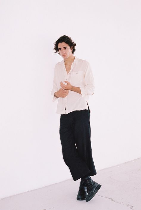 Tamino Amir, Grunge Hippie, Orlando, Pretty People, A Man, Normcore, Fashion Inspo, Milk, Fashion Outfits