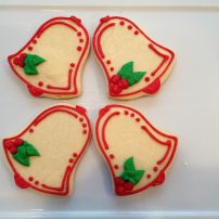 IMG_1275 Bell Cookies, Gingerbread Bell, Sugar Cookie Recipe For Decorating, Making Cupcakes, Xmas Bells, Christmas Sugar Cookies Decorated, Gingerbread Cookies Decorated, Cookies For Christmas, Cute Christmas Cookies