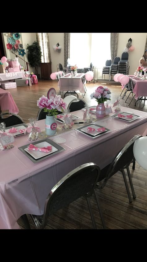 Table Set Up Ideas, Baby Shower Table Set Up, Set Up Ideas, Winter Wonderland Baby Shower, Baby Shower Table, Table Set Up, Baby Shower Planning, Event Themes, Graduation Party Decor