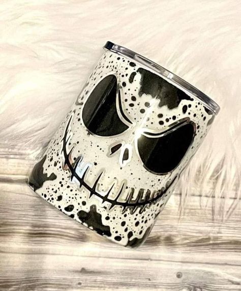 Tumbler Cups Personalized, Pen Ideas, Cup Logo, Glitter Tumbler Cups, Vinyl Tumblers, Halloween Cups, Yeti Cup, Custom Tumbler Cups, Tumbler Cups Diy