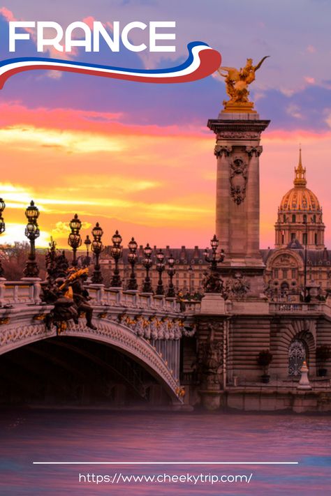 Alexandre III Bridge at sunset - Paris, France Paris Bridge Night, Les Invalides Paris, Champs Elysees Aesthetic, Les Champs Elysees, French Monuments, Pont Alexandre Iii Paris, Petit Palais Paris, Paris Bridge, Paris Monuments