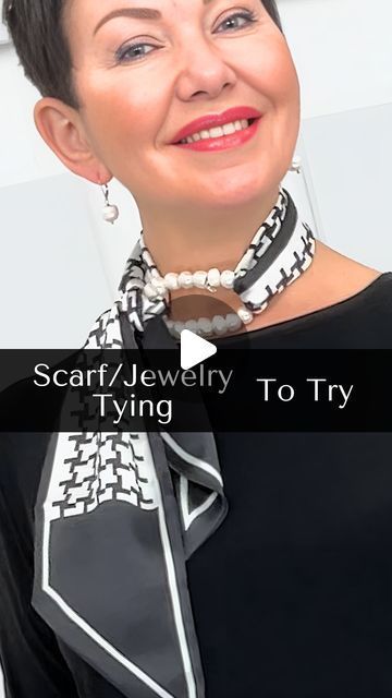 Scarf Necklace Diy, Scarf And Necklace Together, Scarves Hacks, Scarf Techniques, Shirt Tricks, Scarf Wearing Styles, Scarf Knots, Big Scarf, Ways To Wear A Scarf